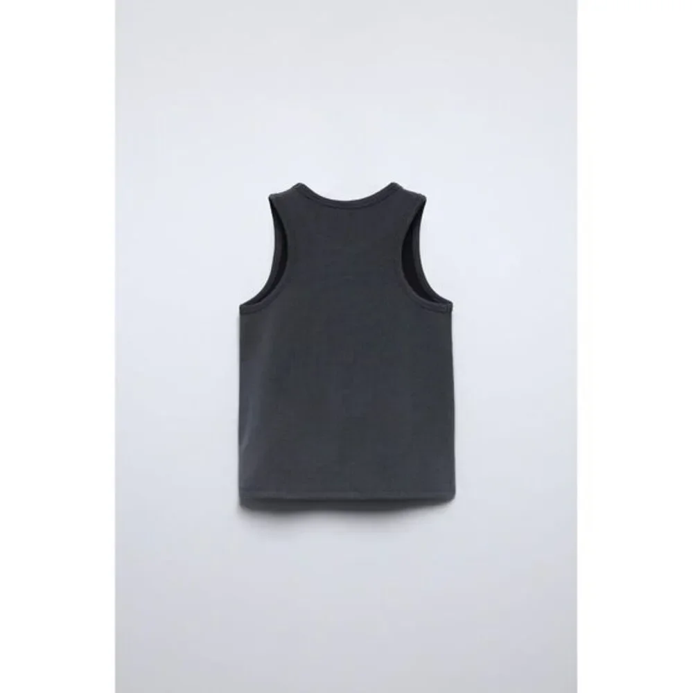 Brand New!!!!  Zara Kids Grey Textured‎ Heart Ribbed Shirt Size 6/7